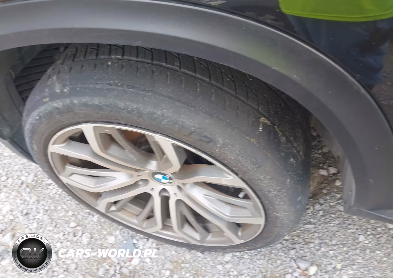 2011 BMW X5 xDrive50I VIN:5UXZV8C54BLL67885 - 15