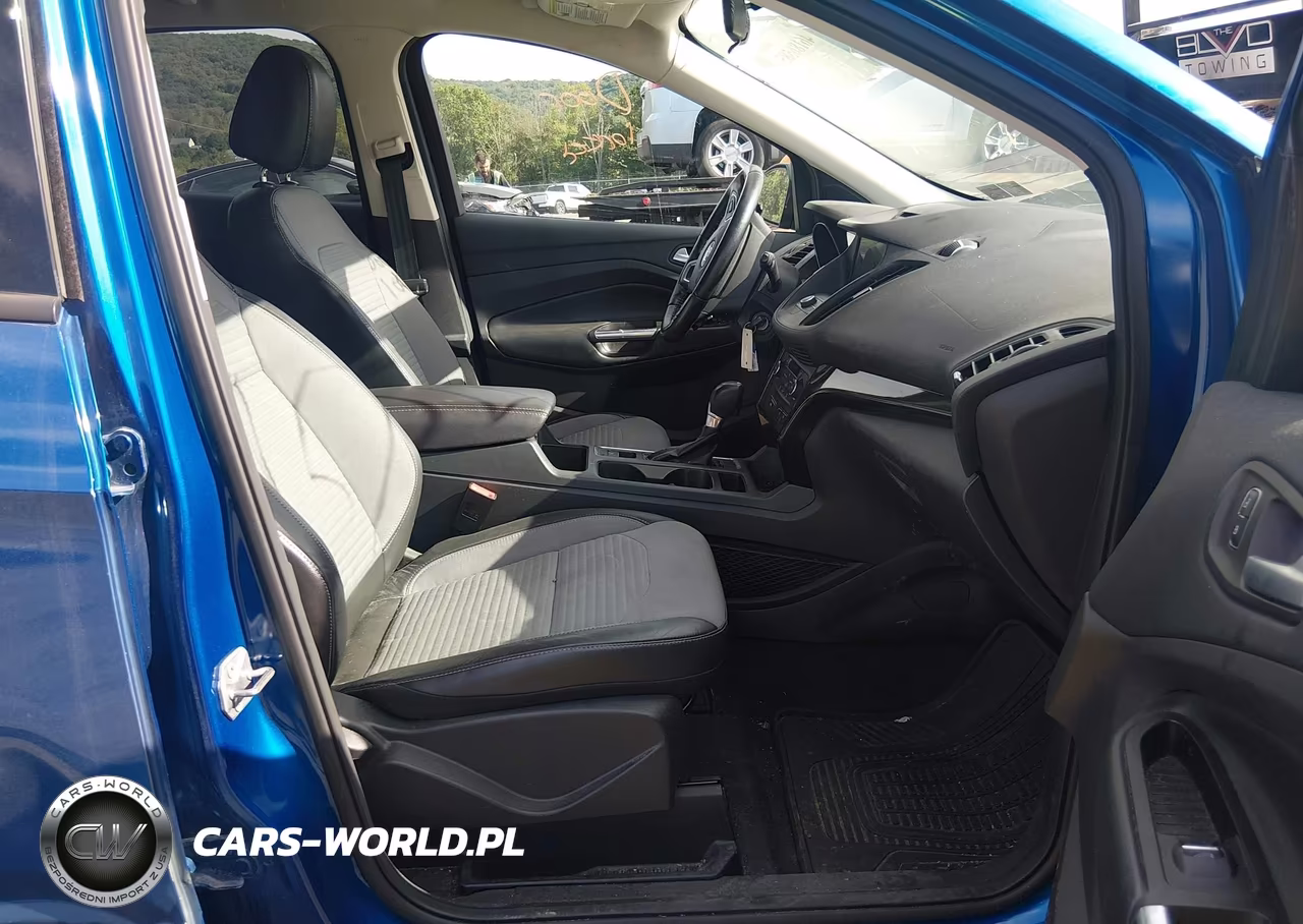 2017 Ford Escape Se VIN:1FMCU9GD6HUB35143 - 5