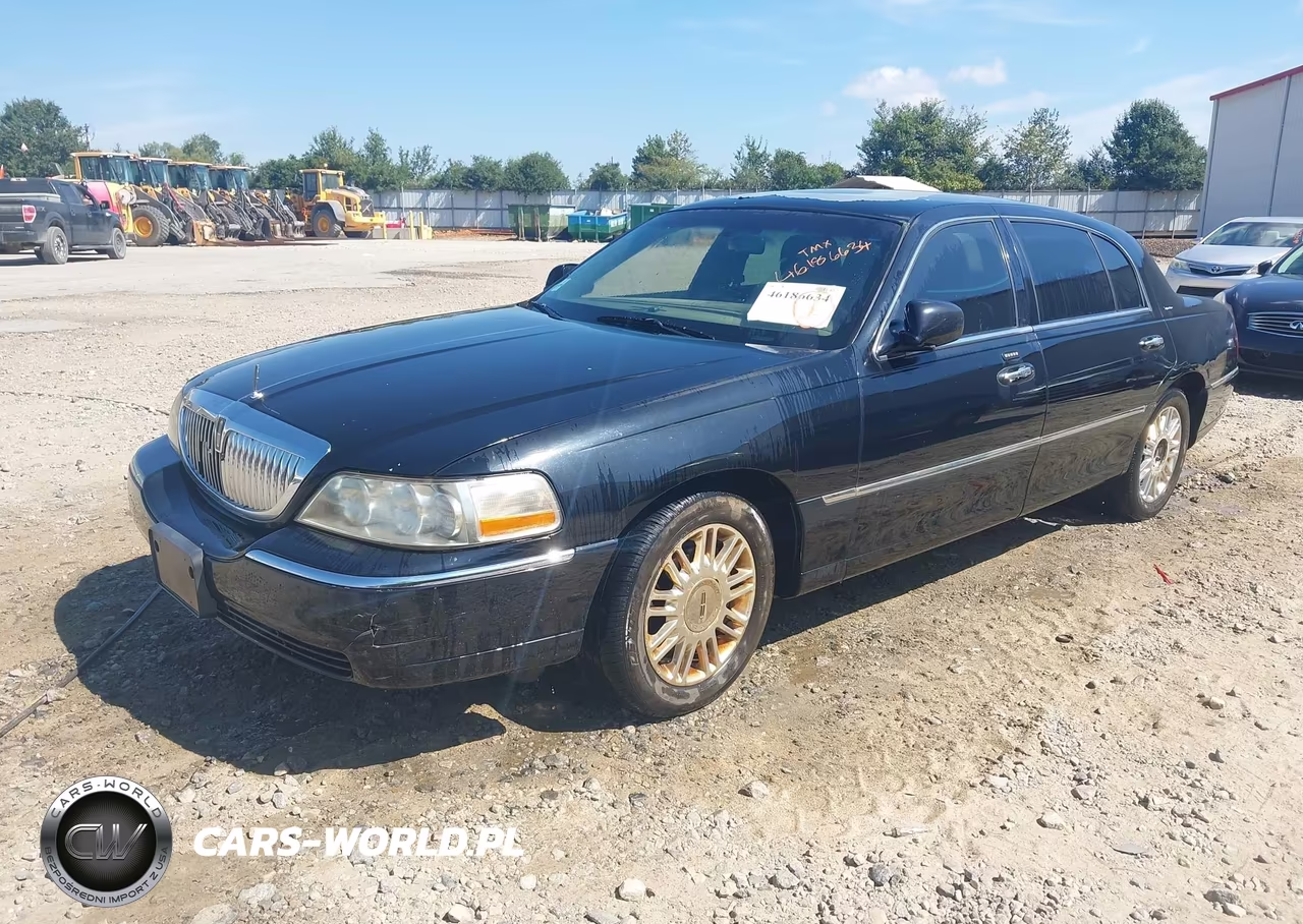 2011 Lincoln Town Car Signature L VIN:2LNBL8FV3BX756911 - 2