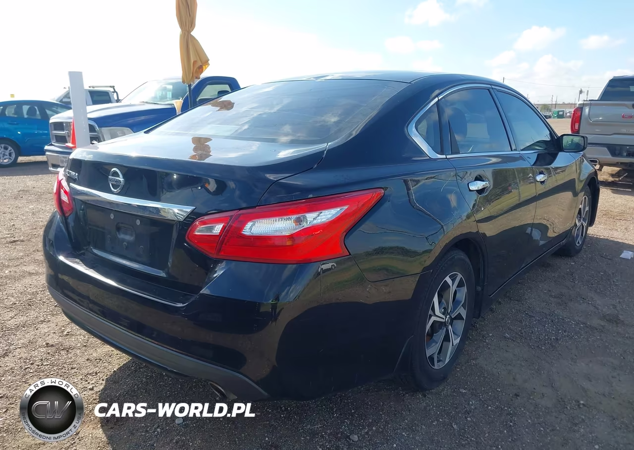 2017 Nissan Altima 2.5 S VIN:1N4AL3APXHC251701 - 4