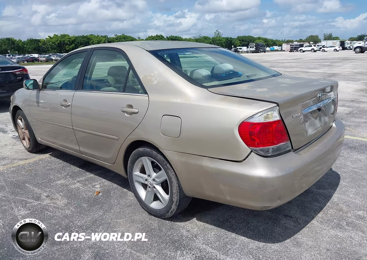 2005 Toyota Camry Le VIN:4T1BE32K25U511103 - 3