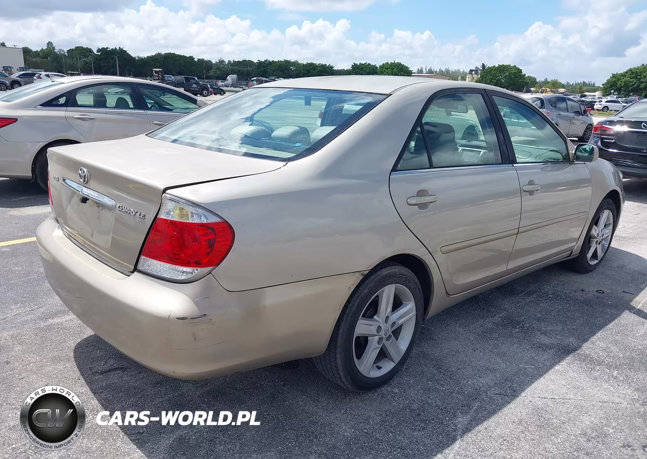 2005 Toyota Camry Le VIN:4T1BE32K25U511103 - 4