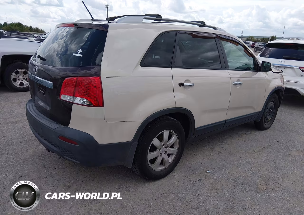 2012 Kia Sorento Lx VIN:5XYKT3A67CG205978 - 4