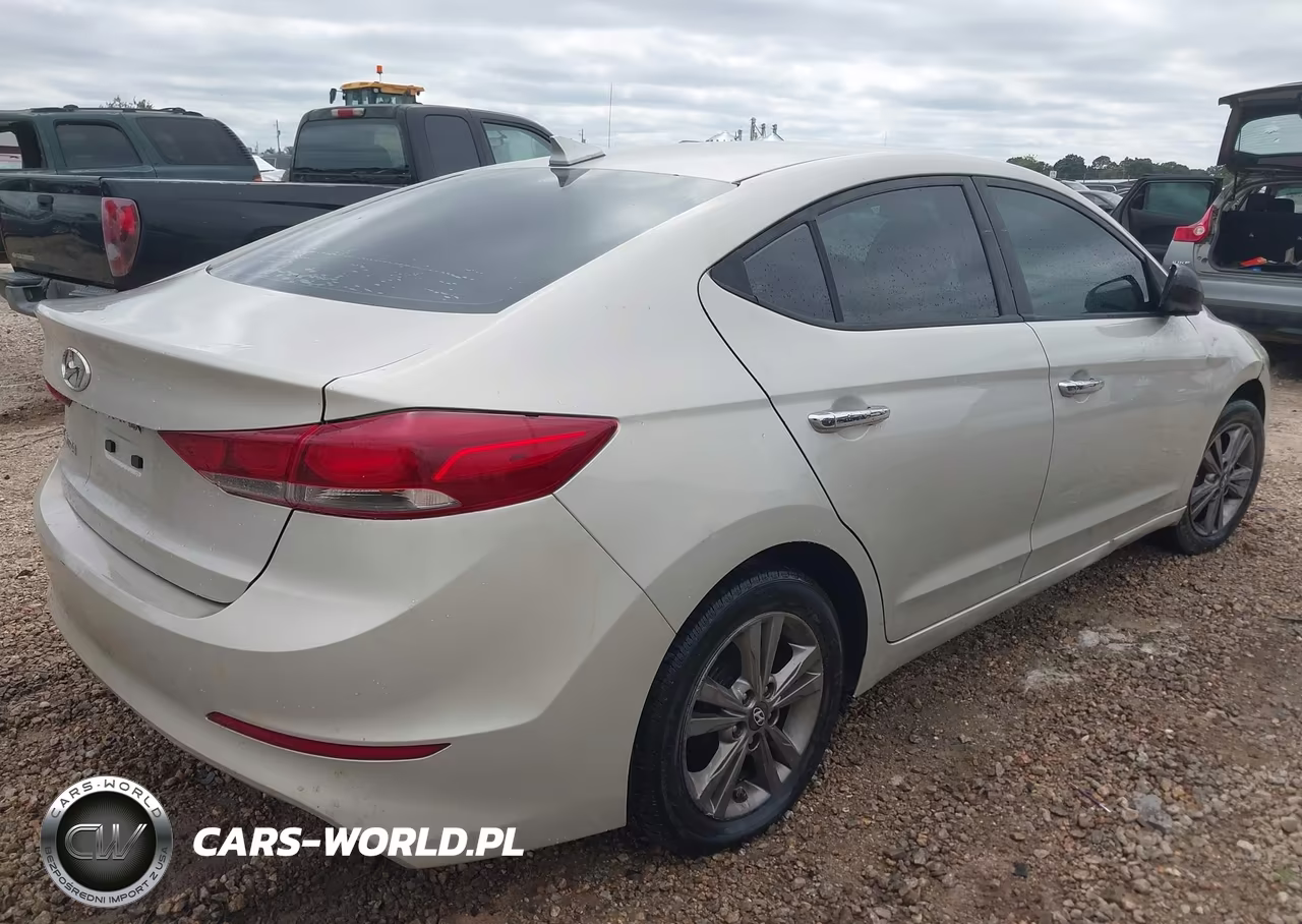 2017 Hyundai Elantra Se VIN:5NPD84LF5HH114401 - 4