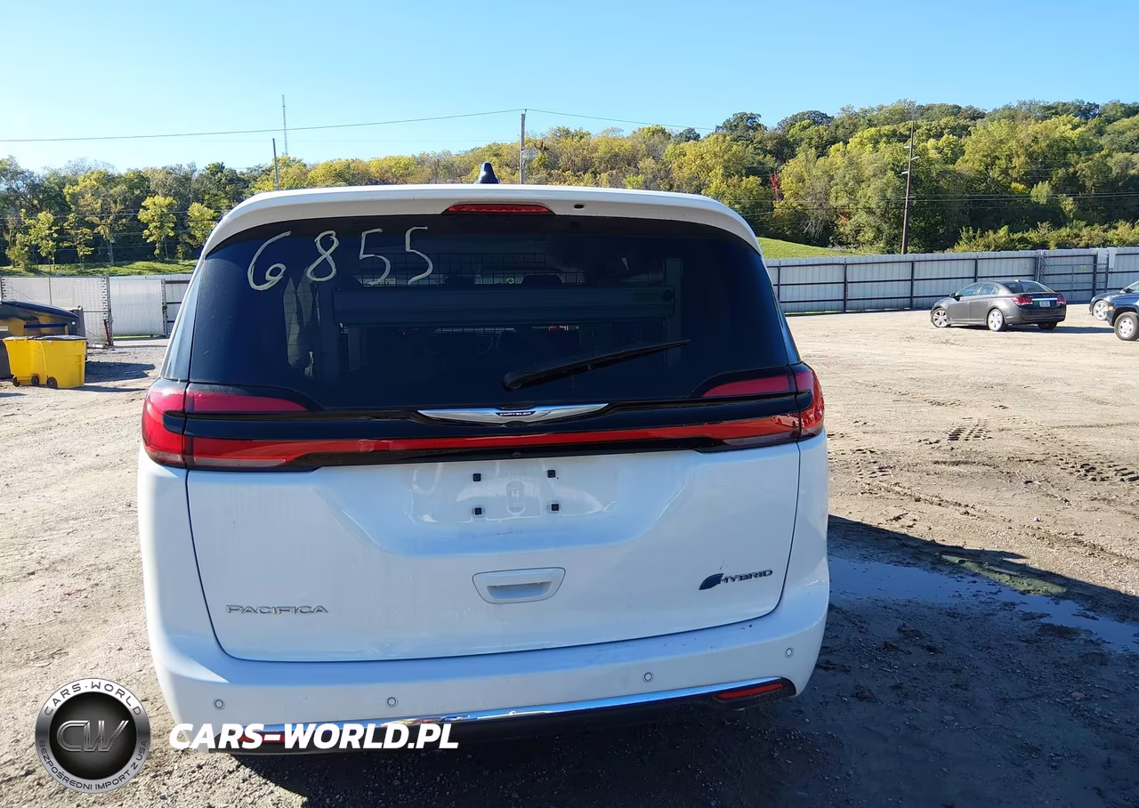 2024 Chrysler Pacifica Hybrid Select VIN:2C4RC1S71RR198301 - 16