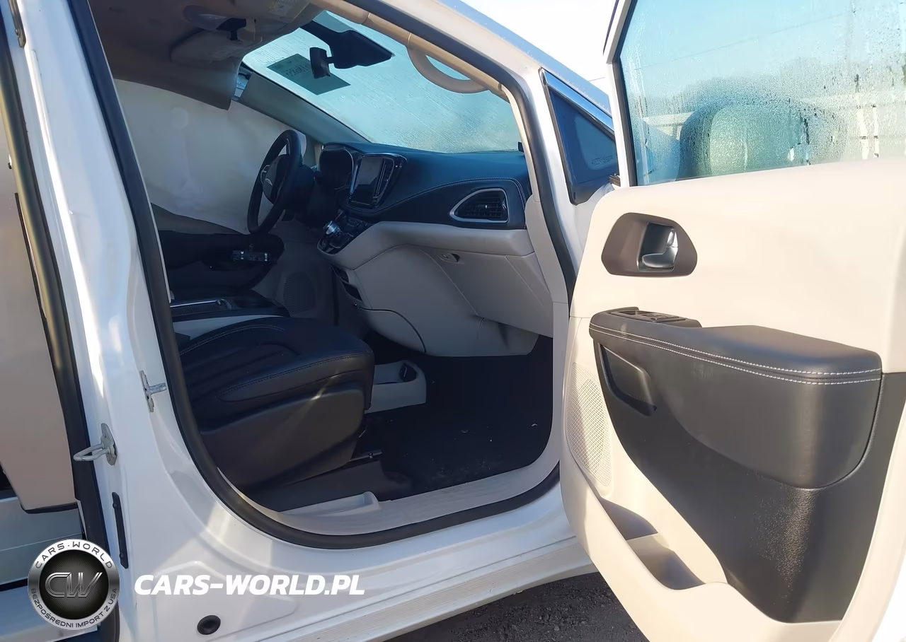 2024 Chrysler Pacifica Hybrid Select VIN:2C4RC1S71RR198301 - 5