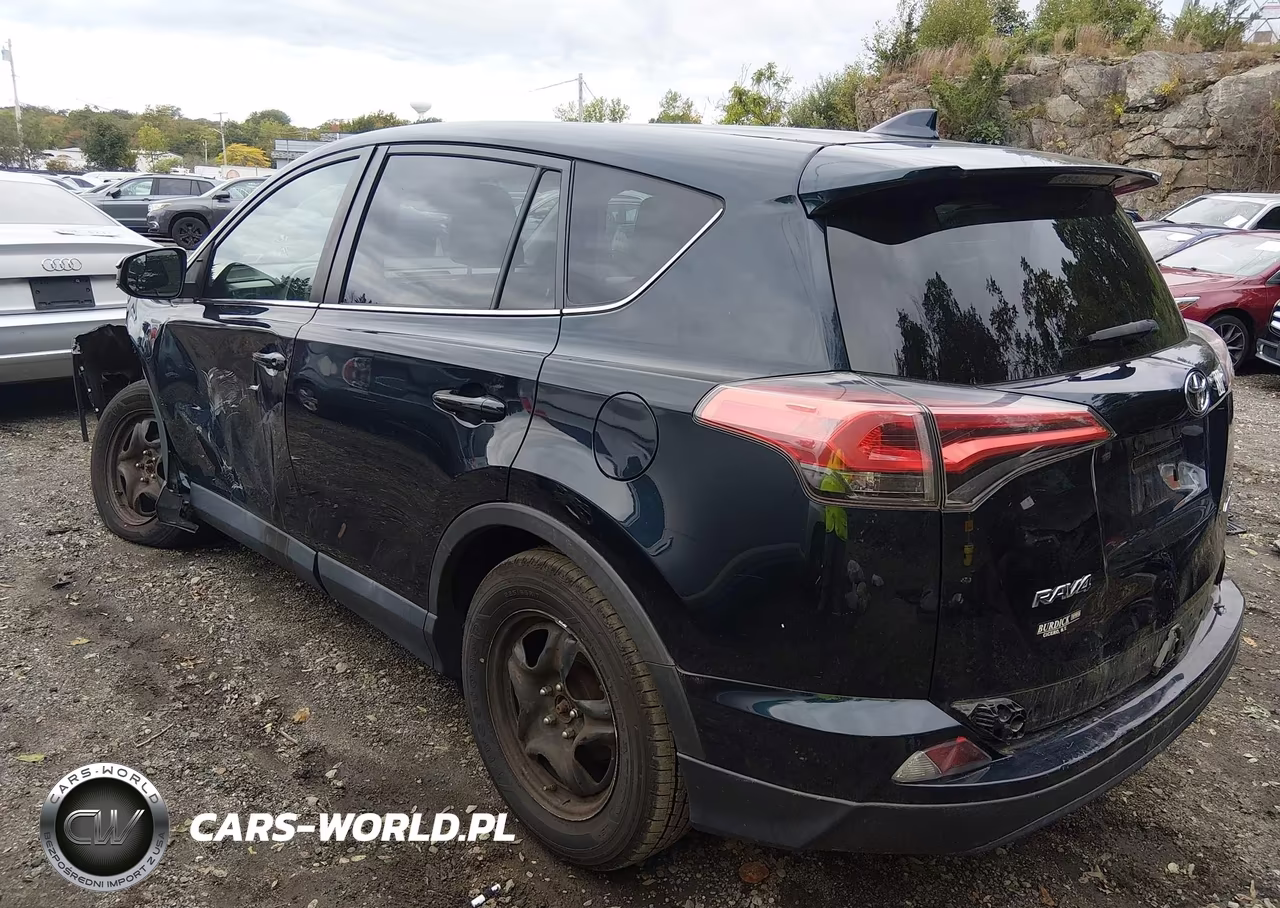 2018 Toyota Rav4 Le VIN:2T3BFREV1JW836140 - 3