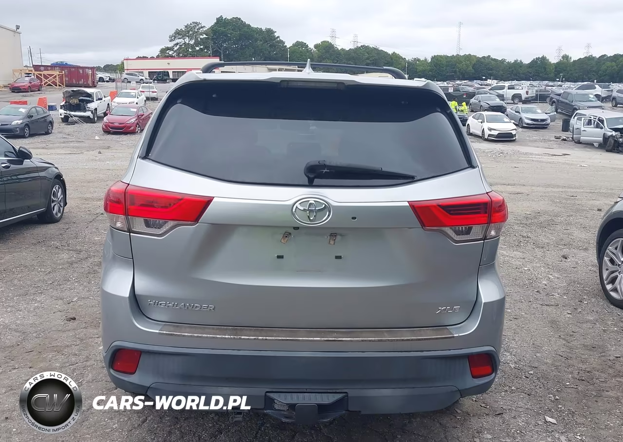 2019 Toyota Highlander Xle VIN:5TDKZRFH9KS552256 - 16