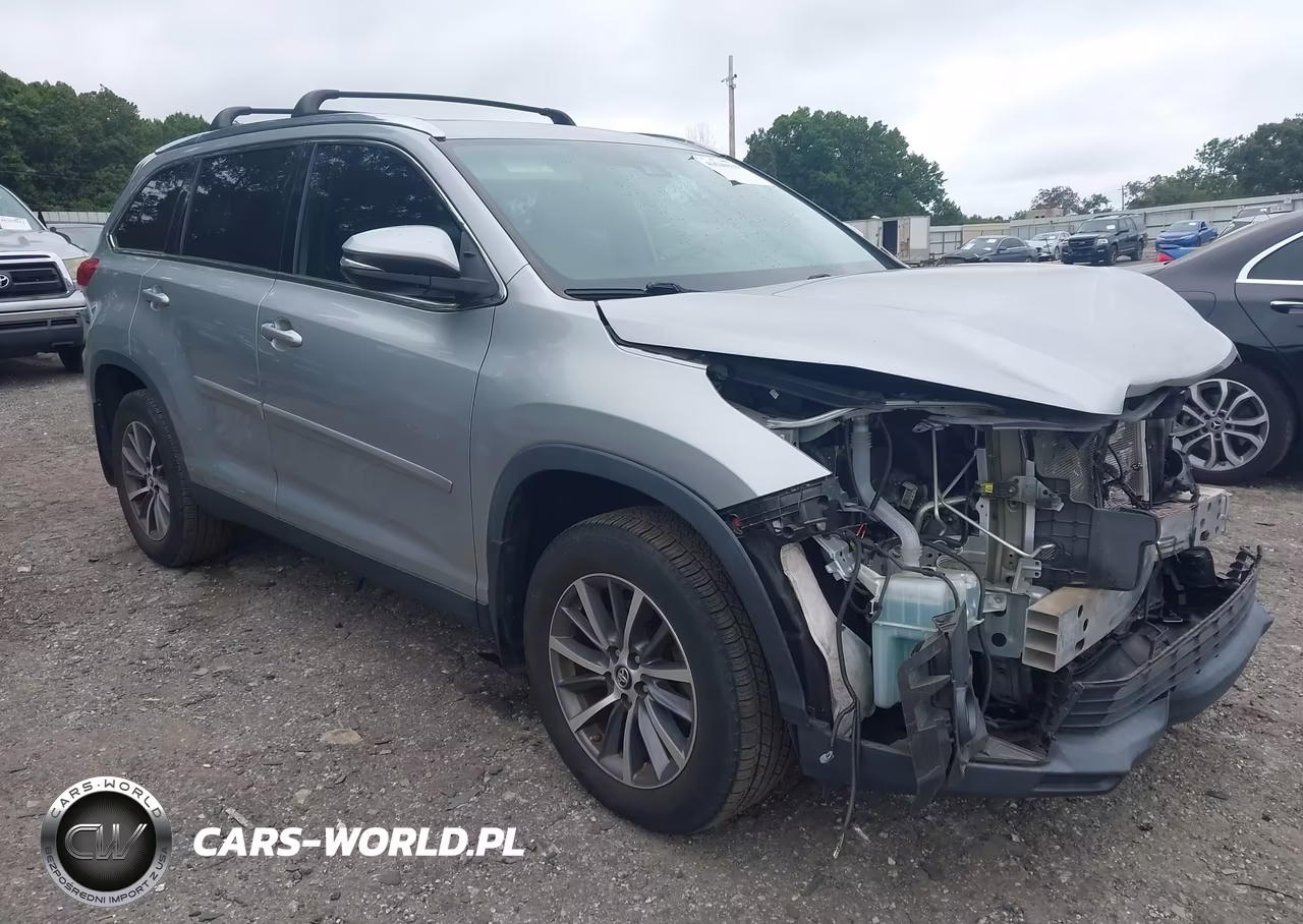 2019 Toyota Highlander Xle VIN:5TDKZRFH9KS552256 - 17