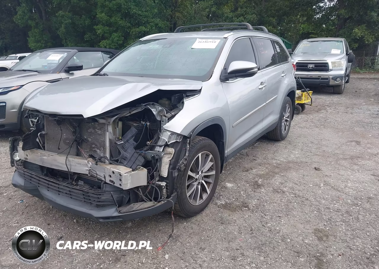 2019 Toyota Highlander Xle VIN:5TDKZRFH9KS552256 - 2