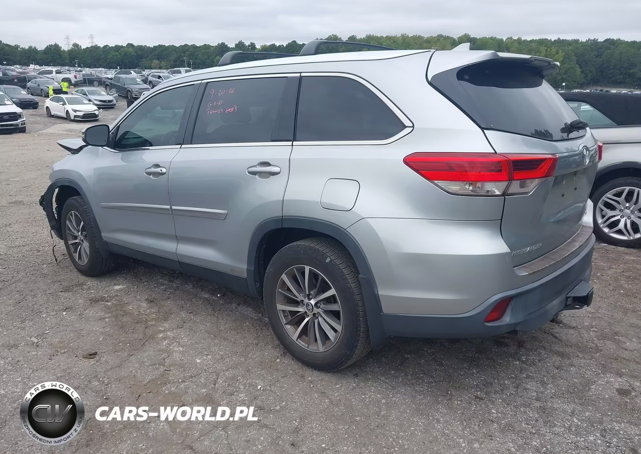 2019 Toyota Highlander Xle VIN:5TDKZRFH9KS552256 - 3