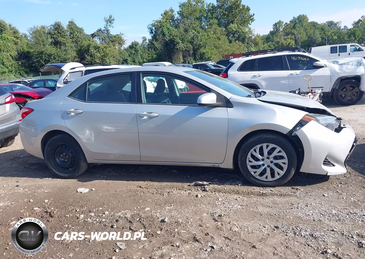 2019 Toyota Corolla Le VIN:5YFBURHE7KP874016 - 13