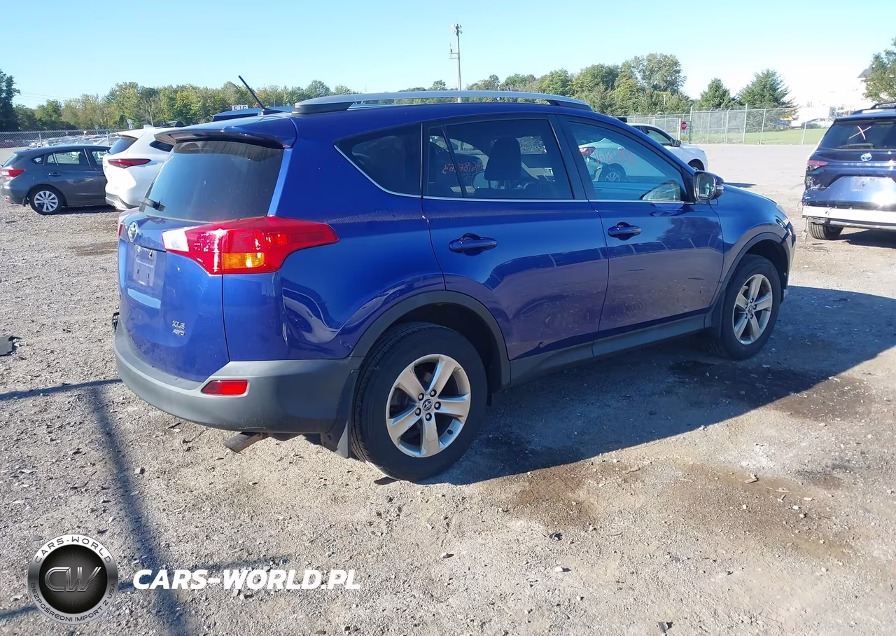 2015 Toyota Rav4 Xle VIN:2T3RFREV1FW299307 - 4