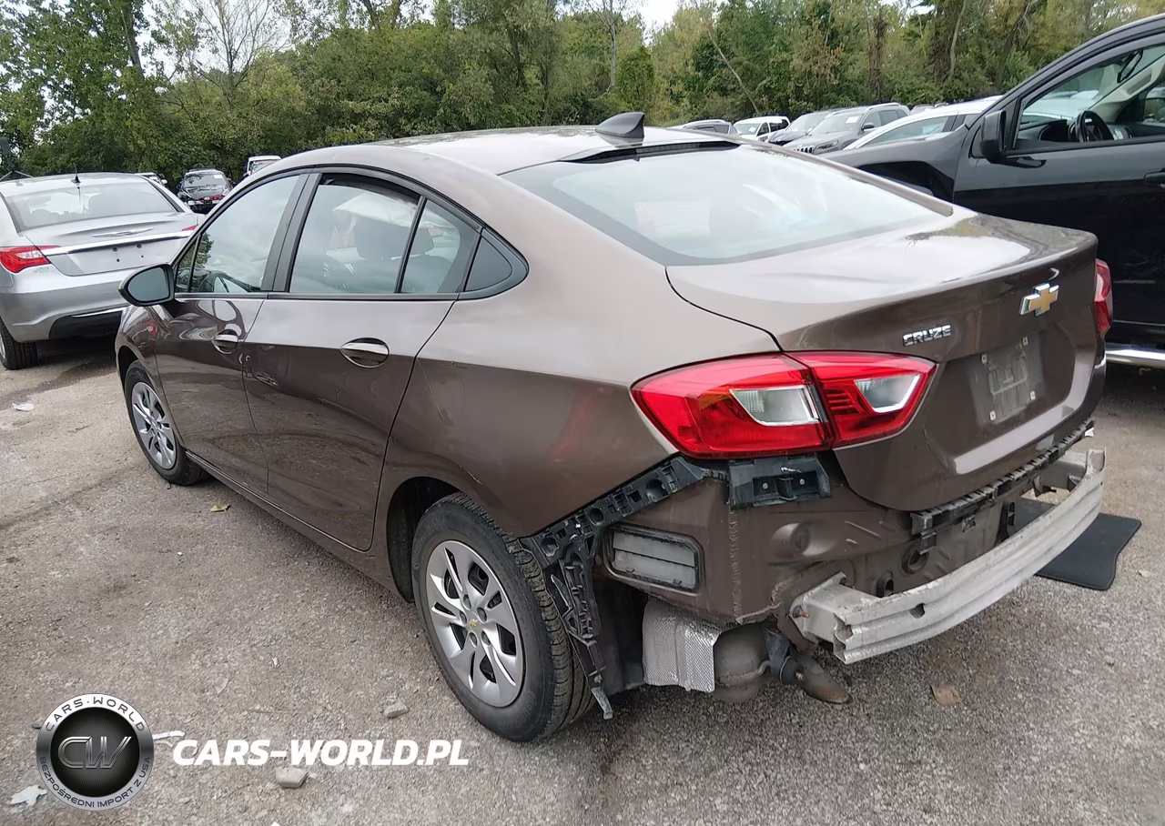 2019 Chevrolet Cruze Ls VIN:1G1BC5SM2K7119197 - 3