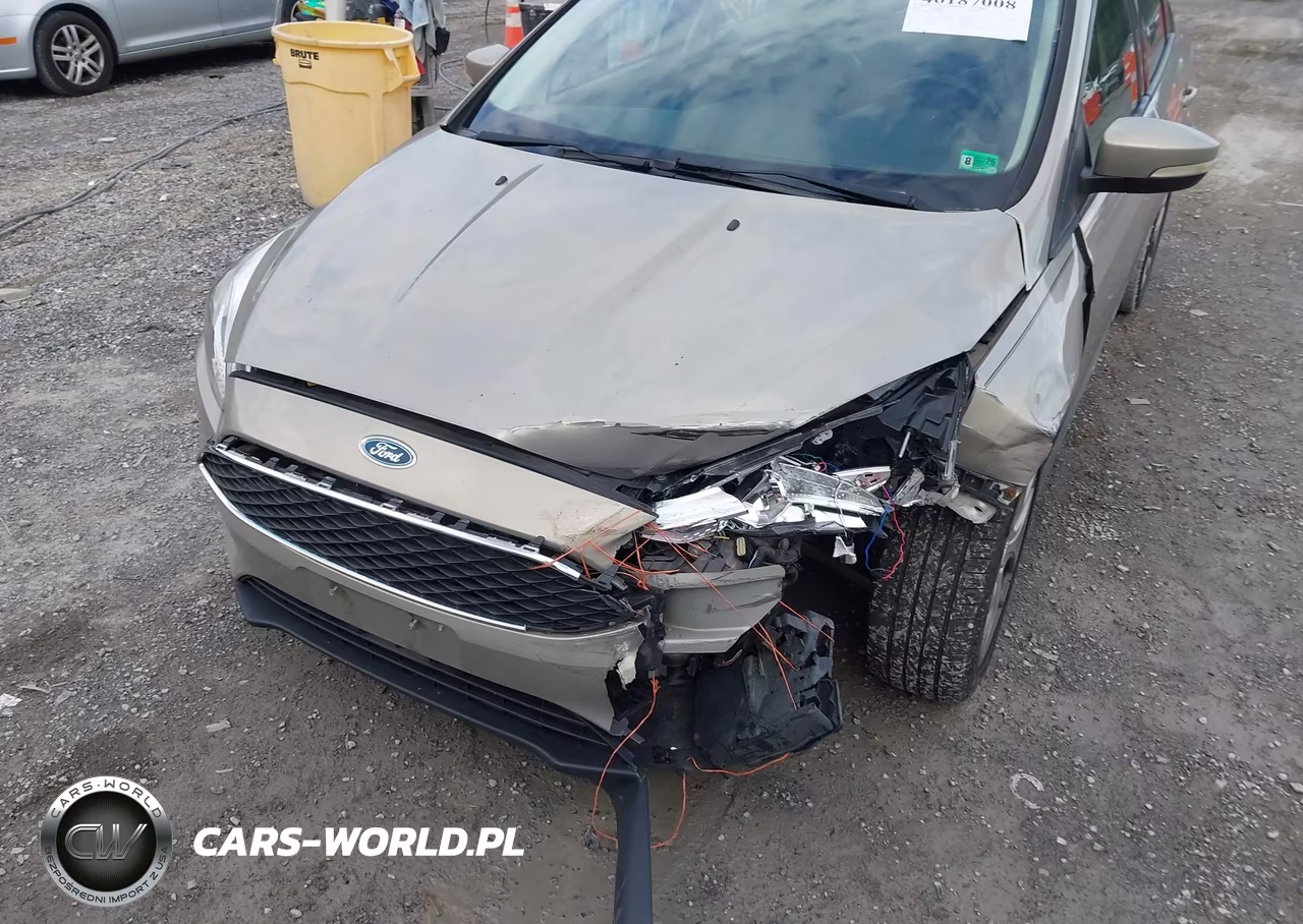 2015 Ford Focus Se VIN:1FADP3F23FL383808 - 6