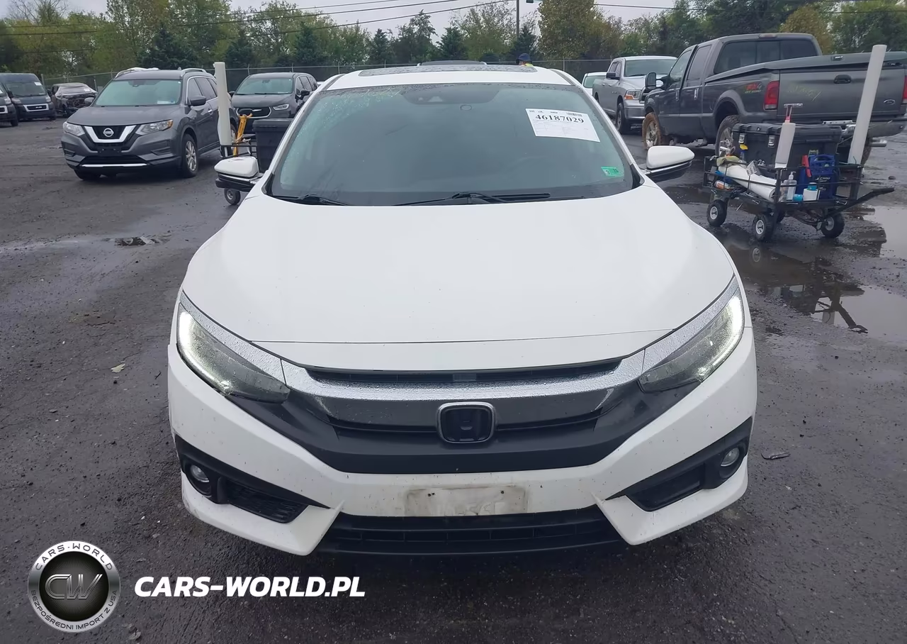 2018 Honda Civic Touring VIN:JHMFC1F99JX035138 - 12