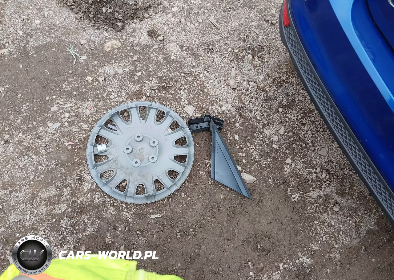 2012 Ford Focus S VIN:1FAHP3E2XCL220944 - 12