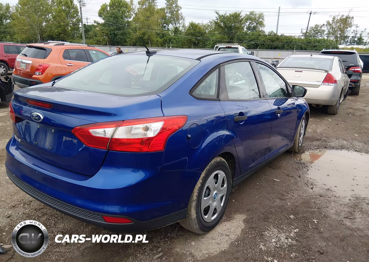2012 Ford Focus S VIN:1FAHP3E2XCL220944 - 4