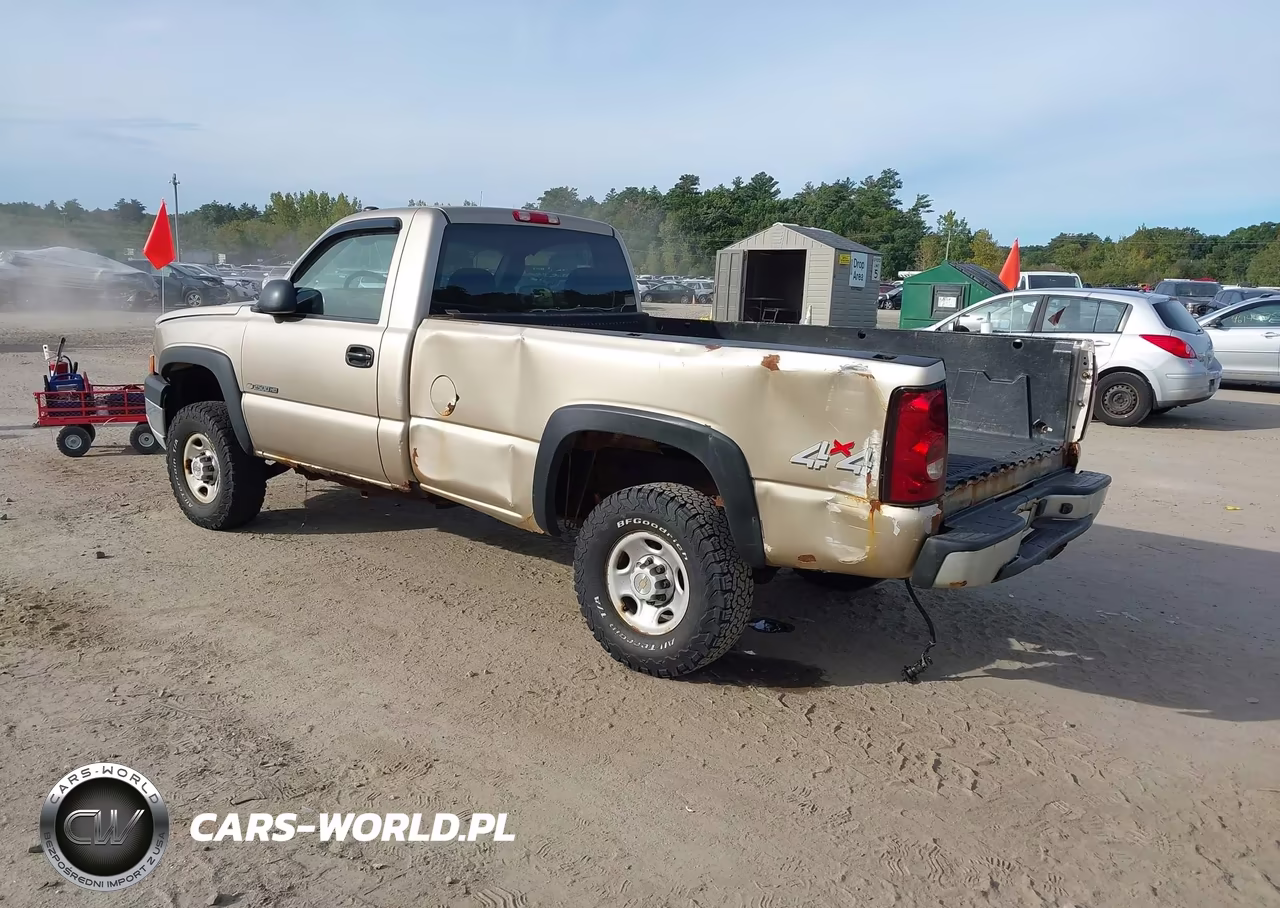 2004 Chevrolet Silverado 2500Hd Work Truck VIN:1GCHK24UX4E116756 - 3