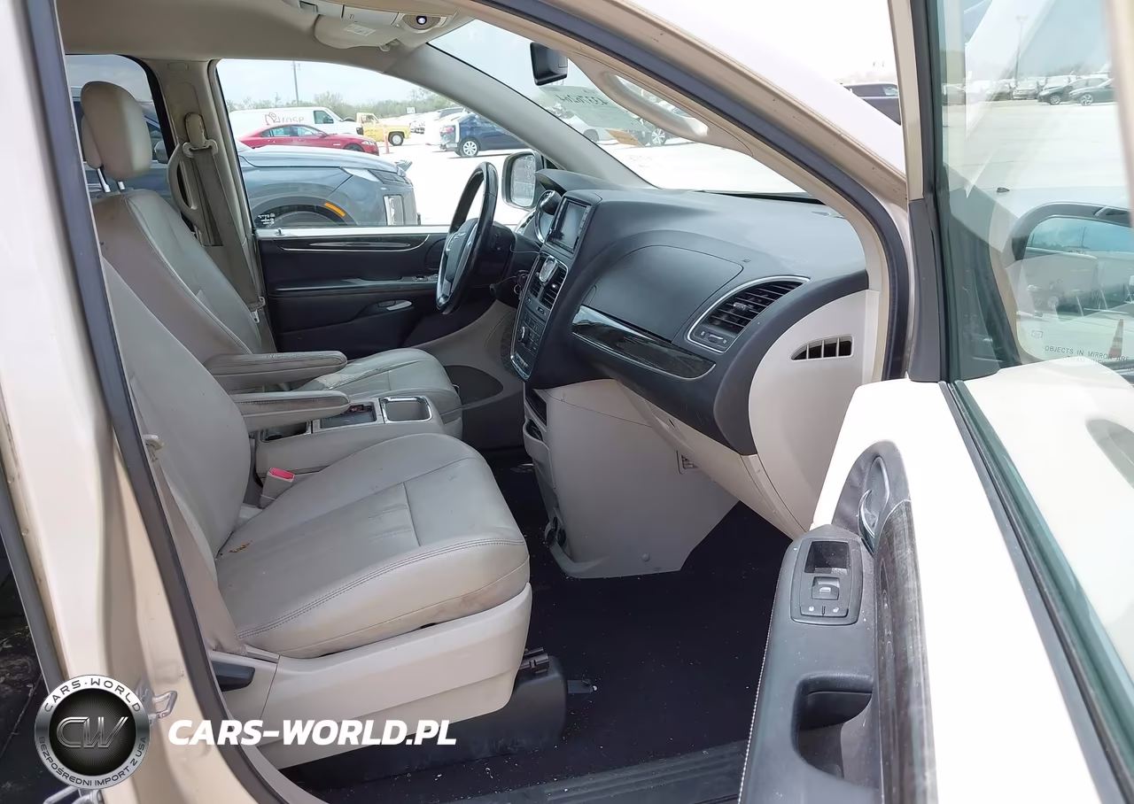 2013 Chrysler Town & Country Touring VIN:2C4RC1BG7DR519430 - 5