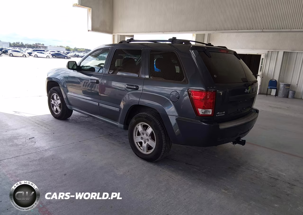 2007 Jeep Grand Cherokee Laredo VIN:1J8GR48K67C651975 - 3