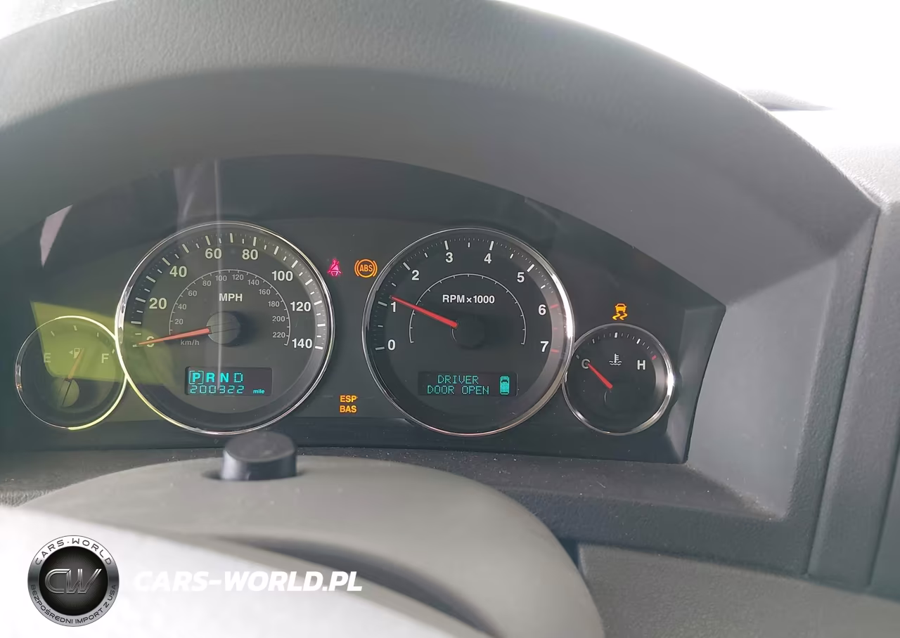 2007 Jeep Grand Cherokee Laredo VIN:1J8GR48K67C651975 - 7