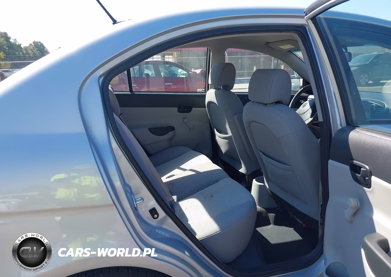 2008 Hyundai Accent Gls VIN:KMHCN46C98U261201 - 8