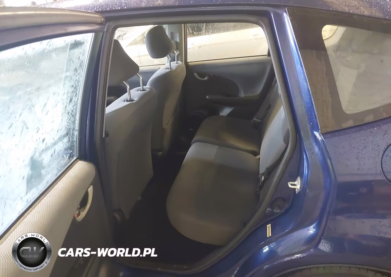 2011 Honda Fit VIN:JHMGE8H35BC020855 - 8