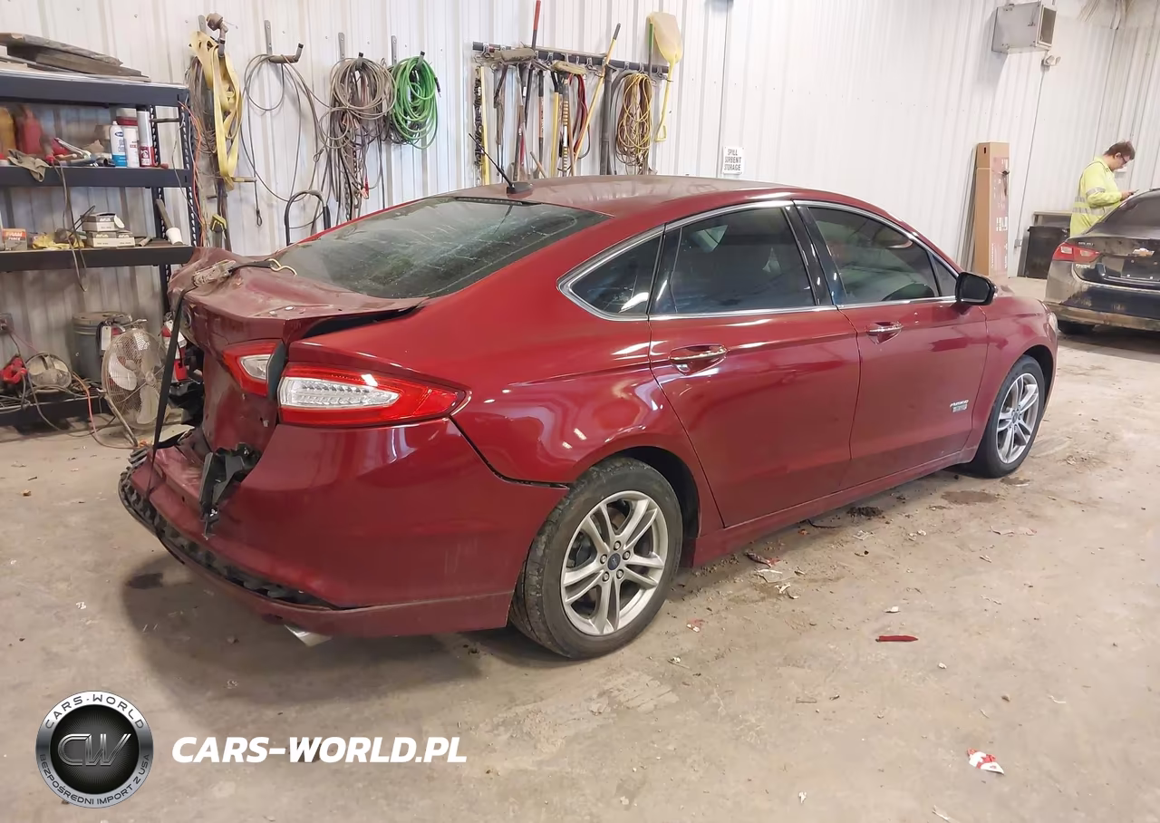 2016 Ford Fusion Energi Titanium VIN:3FA6P0SU3GR115343 - 4
