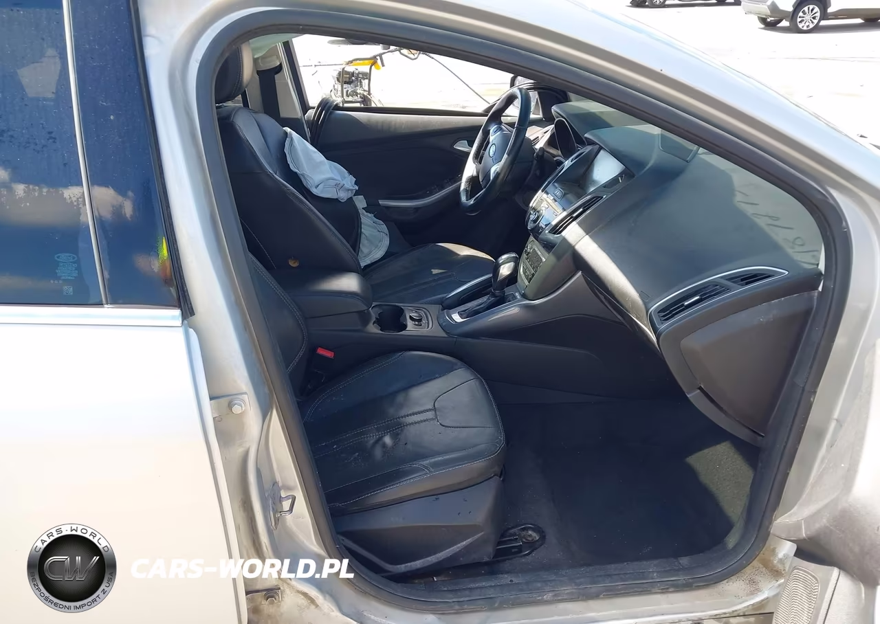 2014 Ford Focus Titanium VIN:1FADP3J25EL149045 - 5