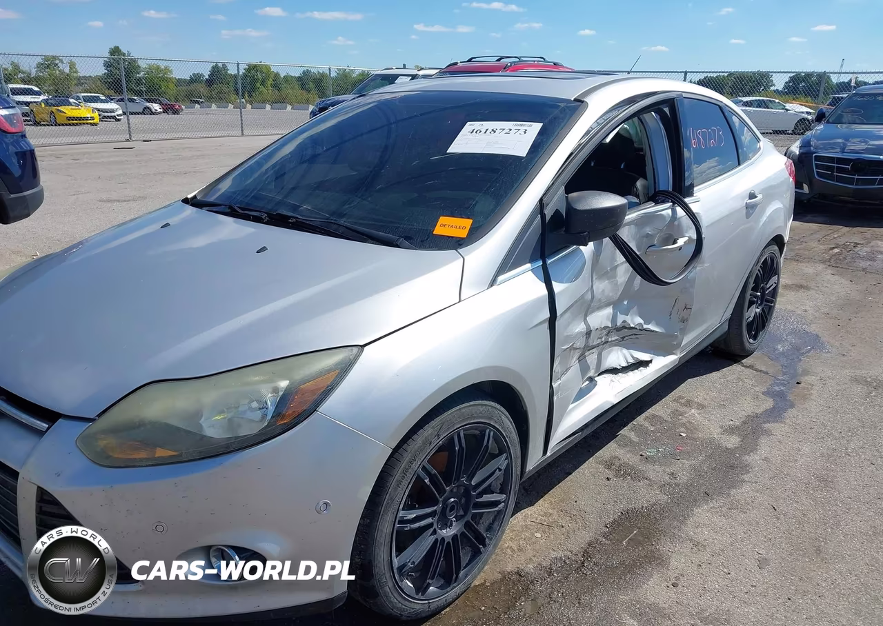 2014 Ford Focus Titanium VIN:1FADP3J25EL149045 - 6