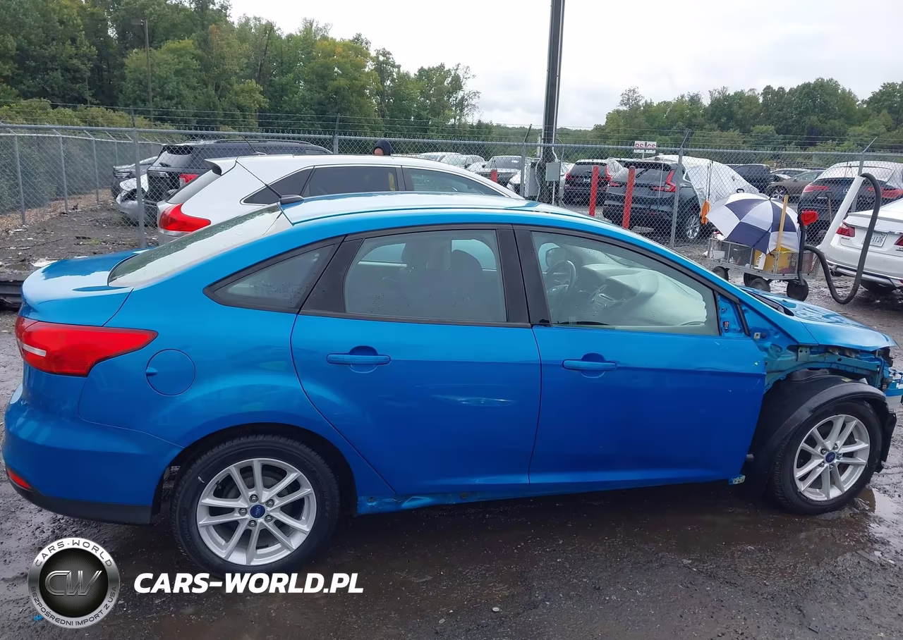 2017 Ford Focus Se VIN:1FADP3F20HL220746 - 13