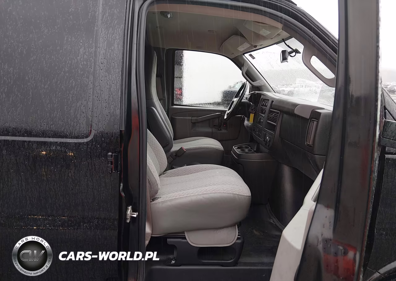 2018 Chevrolet Express 3500 Work Van VIN:1GCZGHFG2J1258358 - 5