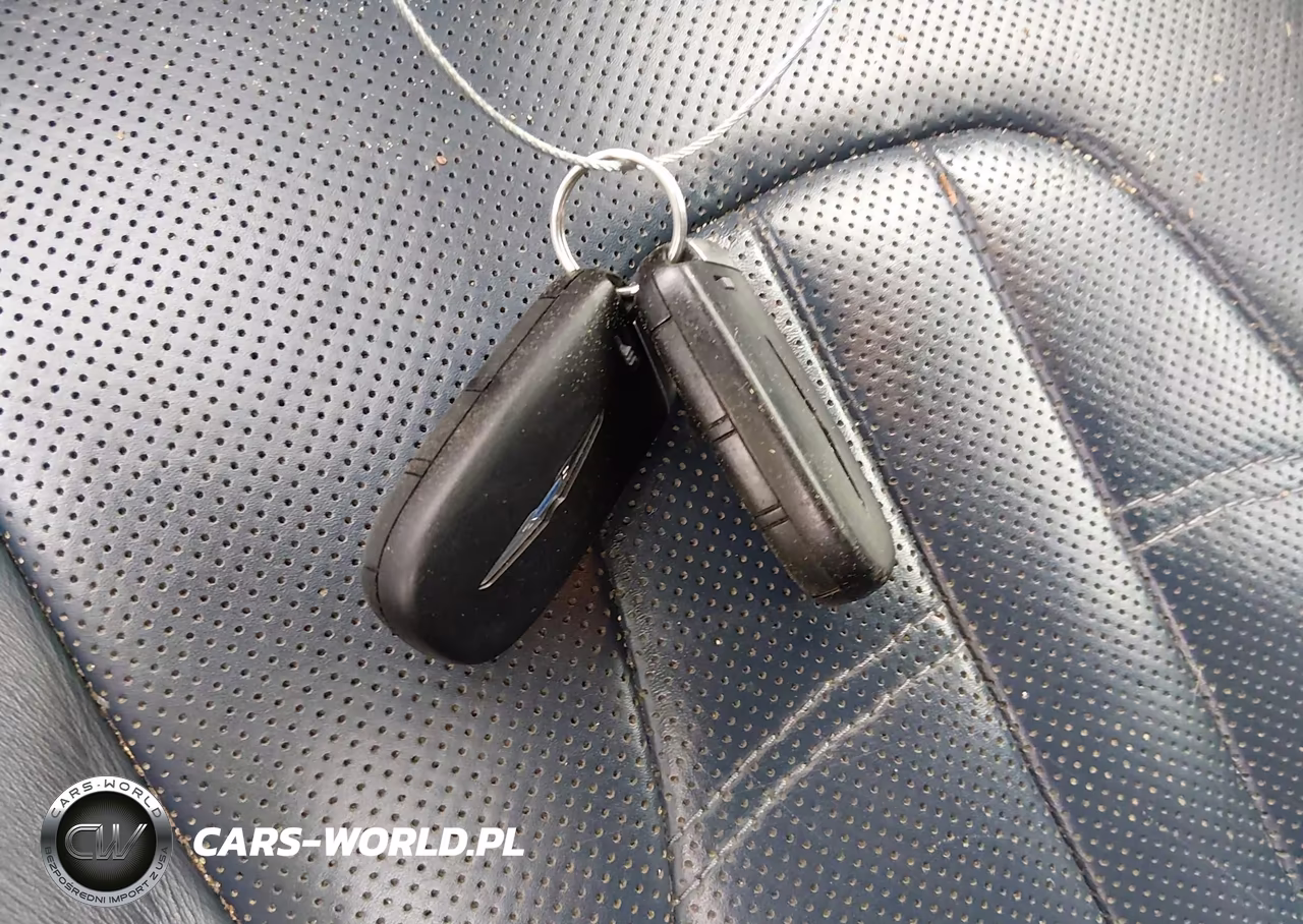 2015 Chrysler 200 S VIN:1C3CCCBG2FN706810 - 11