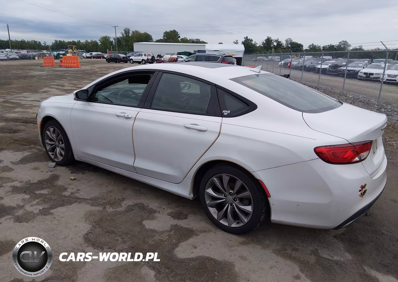 2015 Chrysler 200 S VIN:1C3CCCBG2FN706810 - 3