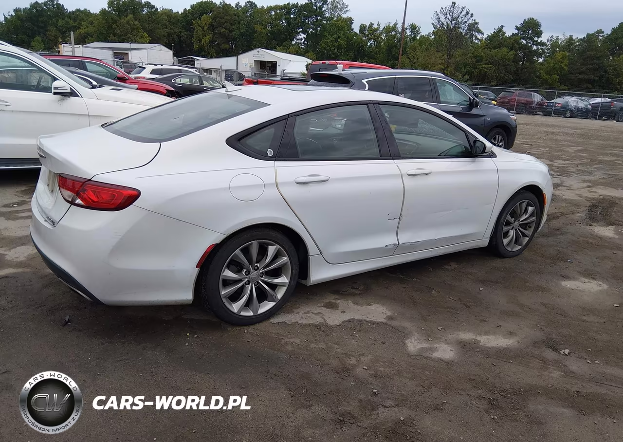2015 Chrysler 200 S VIN:1C3CCCBG2FN706810 - 4