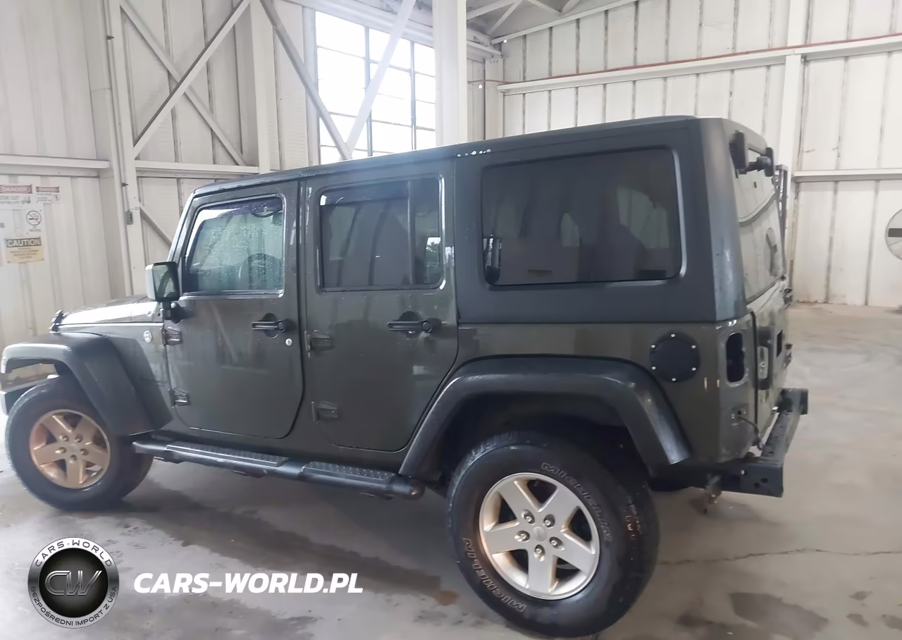 2015 Jeep Wrangler Unlimited Sport VIN:1C4BJWDG1FL670826 - 14
