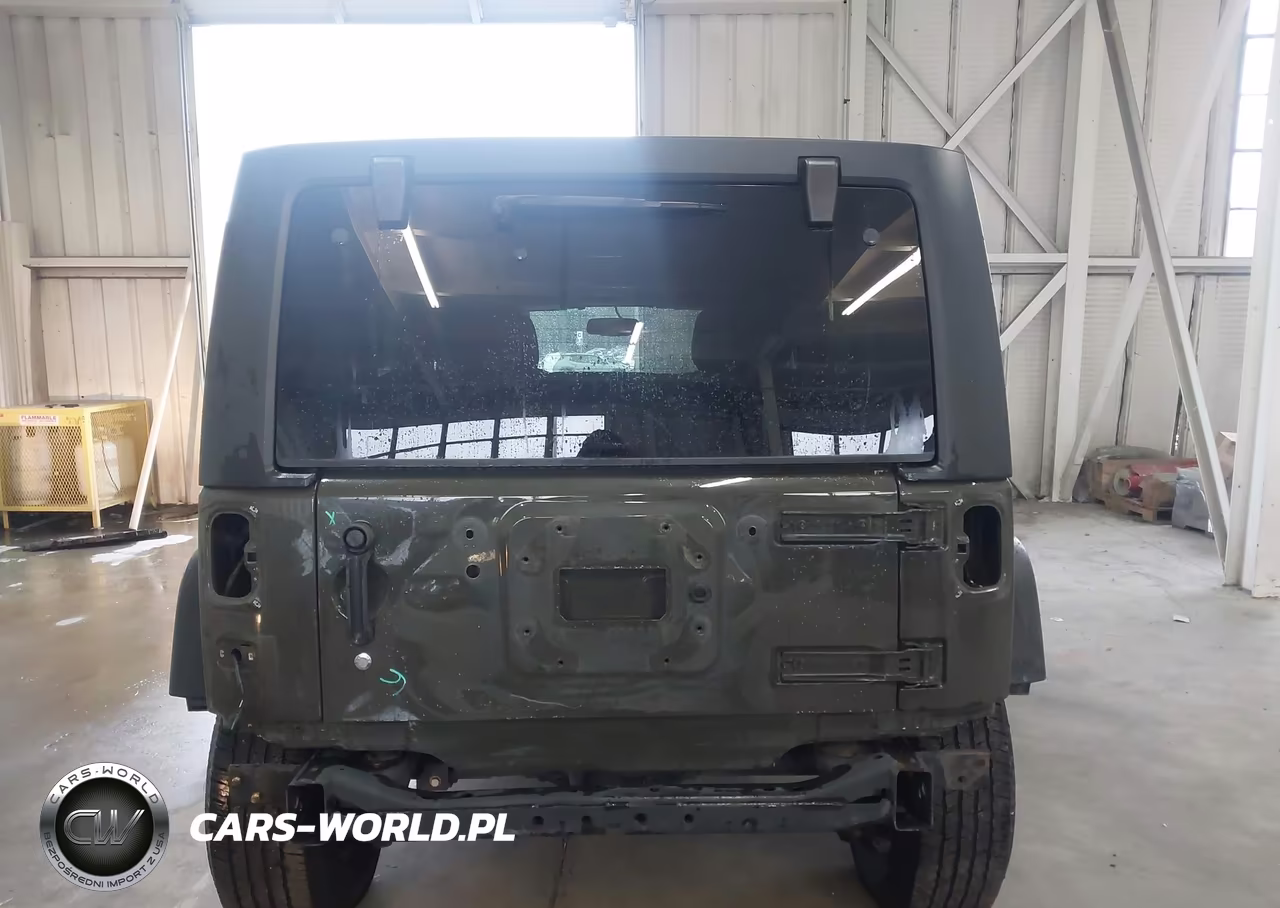 2015 Jeep Wrangler Unlimited Sport VIN:1C4BJWDG1FL670826 - 16