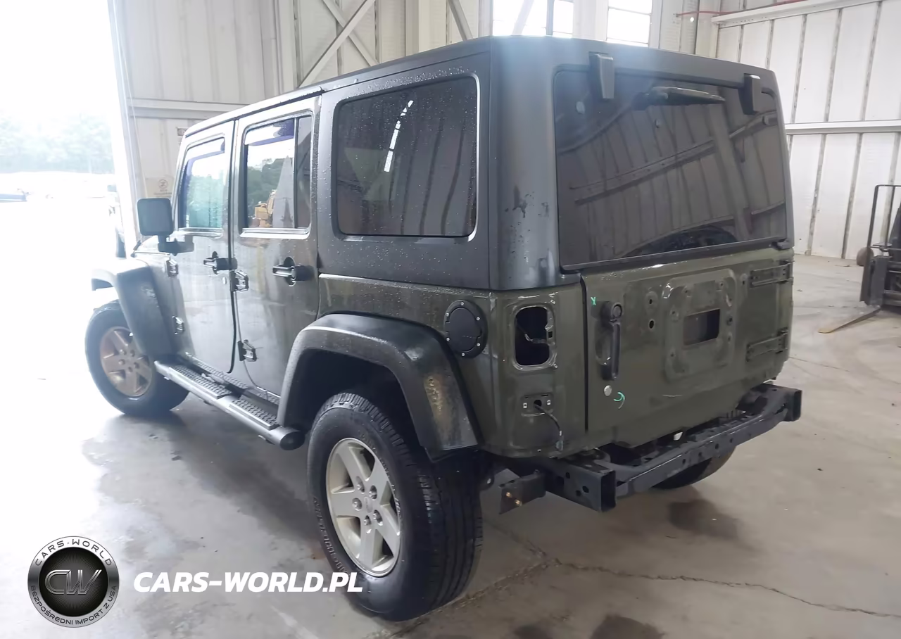 2015 Jeep Wrangler Unlimited Sport VIN:1C4BJWDG1FL670826 - 3