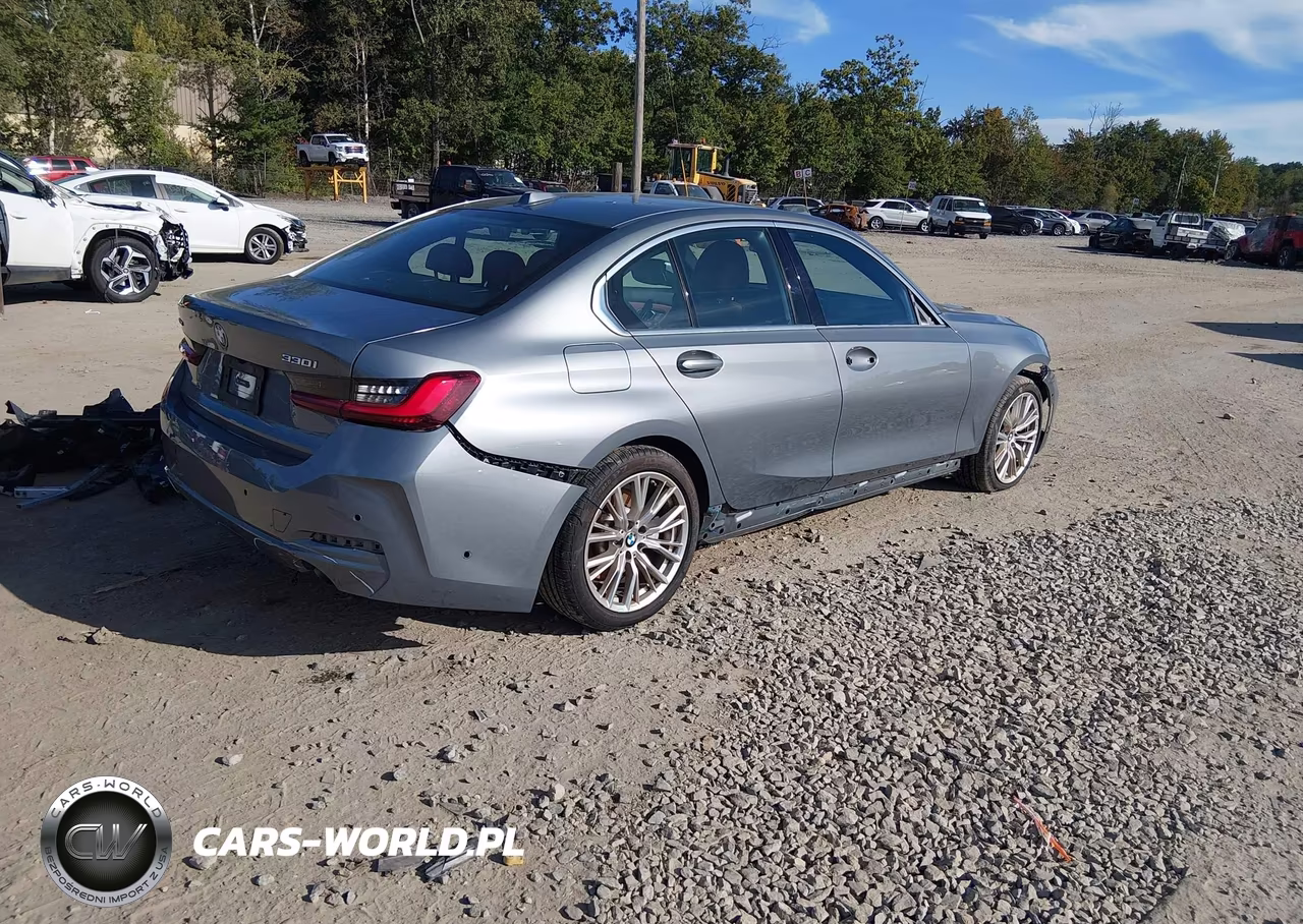 2024 BMW 330I xDrive VIN:3MW89FF02R8E33452 - 4
