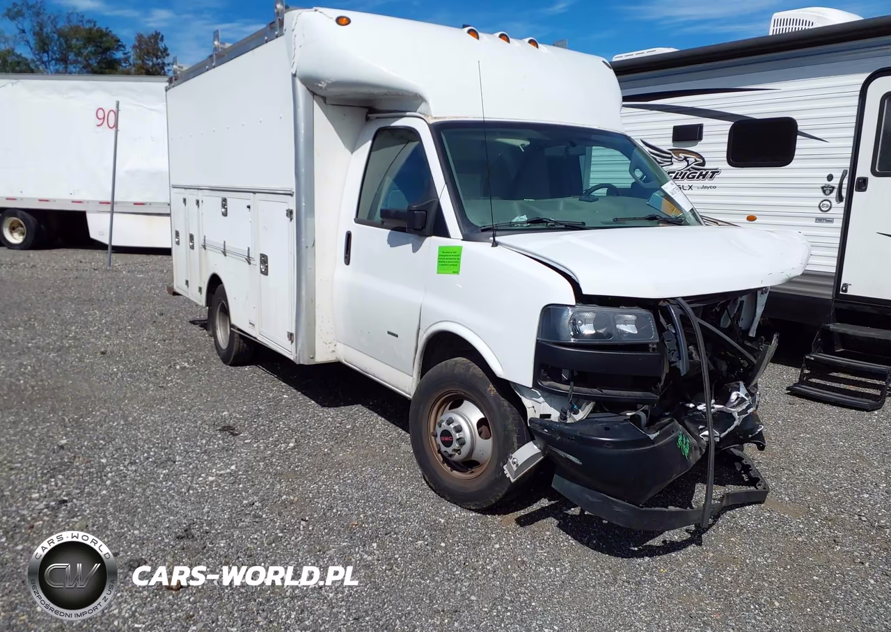 2018 GMC Savana Cutaway Work Van