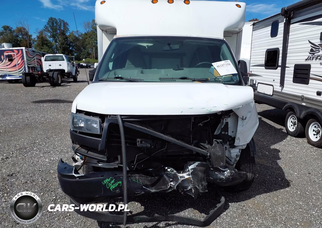 2018 GMC Savana Cutaway Work Van VIN:1GD37RCG0J1293010 - 12