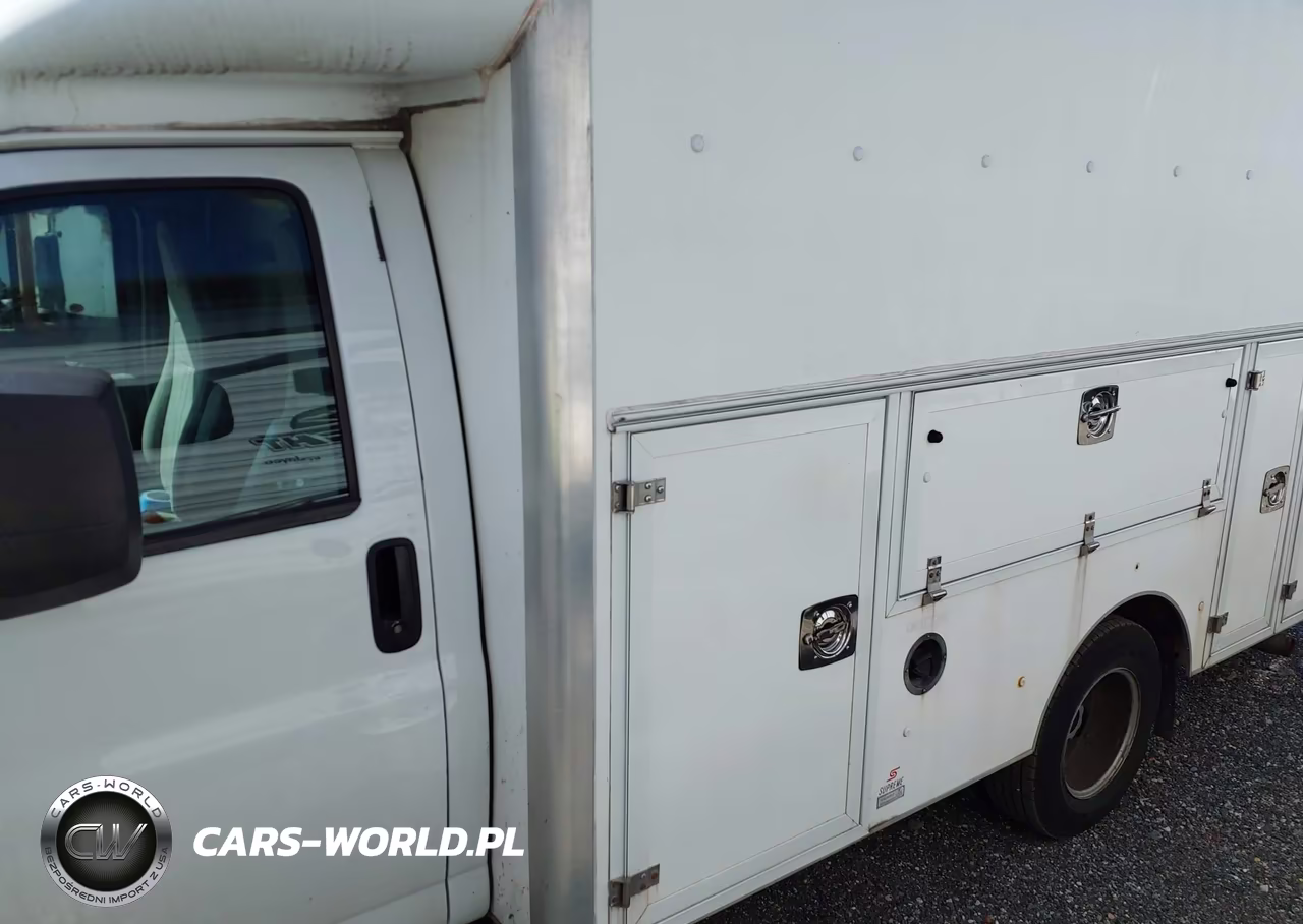 2018 GMC Savana Cutaway Work Van VIN:1GD37RCG0J1293010 - 14