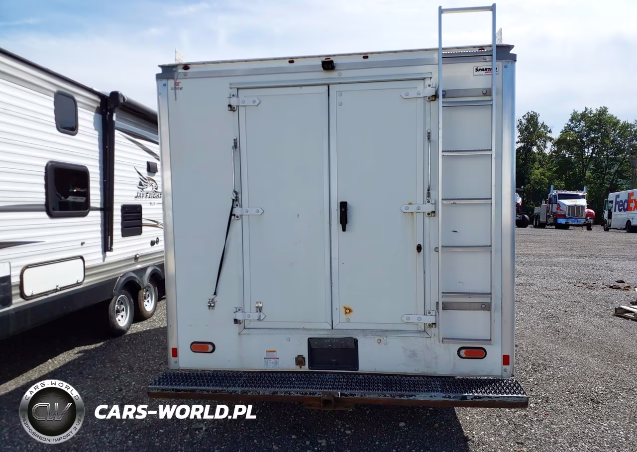 2018 GMC Savana Cutaway Work Van VIN:1GD37RCG0J1293010 - 15