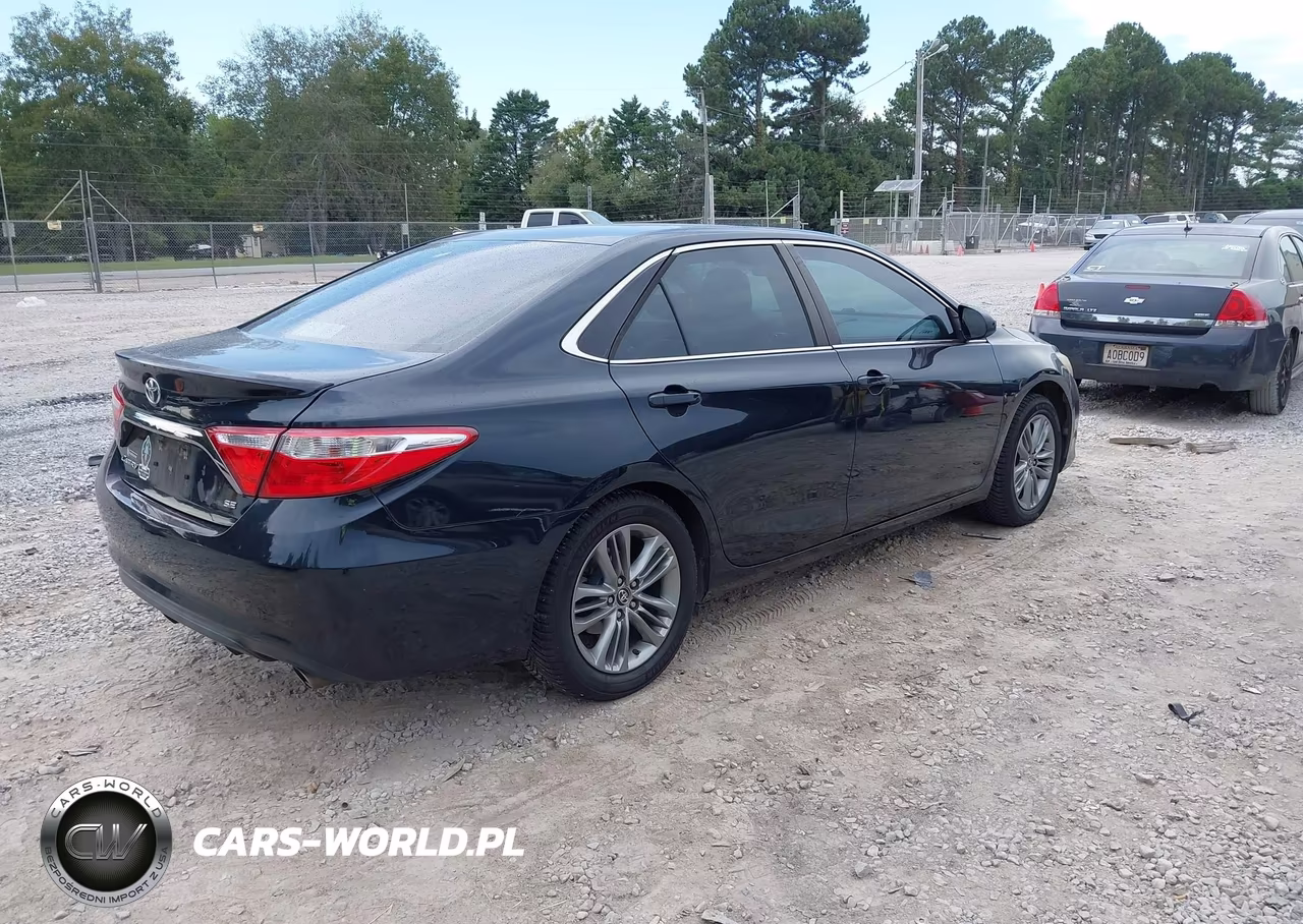 2015 Toyota Camry Se VIN:4T1BF1FK0FU936526 - 4