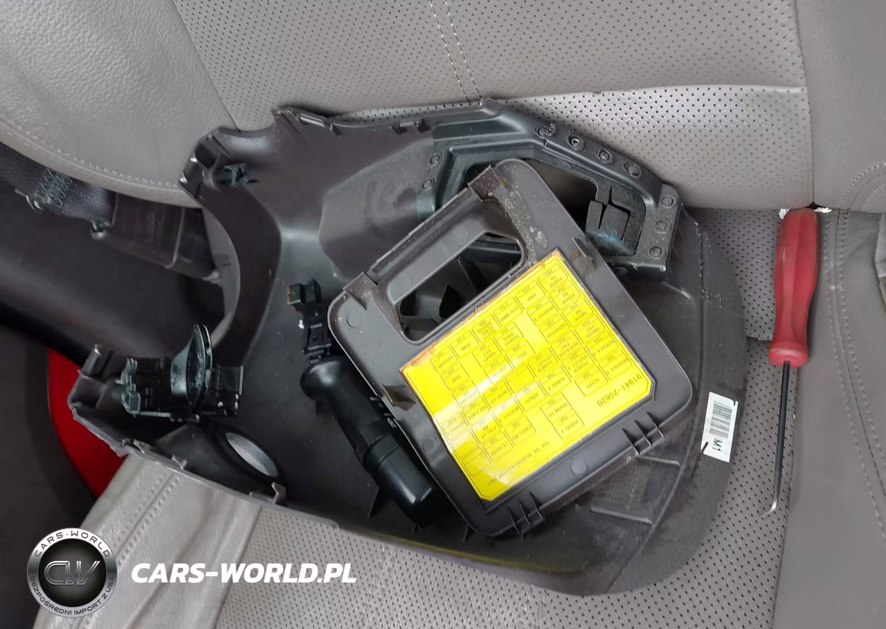 2011 Hyundai Tucson Limited VIN:KM8JUCAC7BU156207 - 12