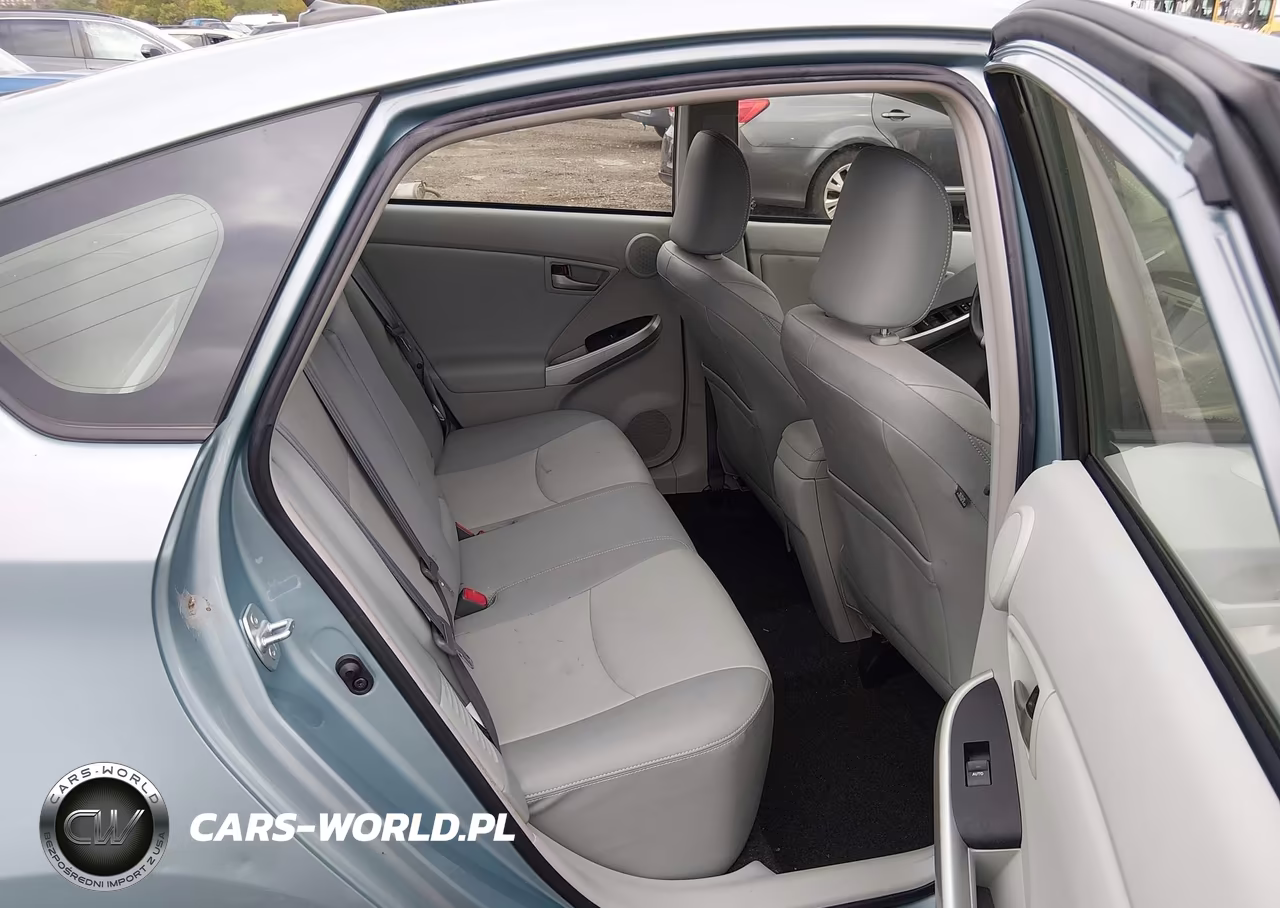 2015 Toyota Prius Four VIN:JTDKN3DU2F1912060 - 8