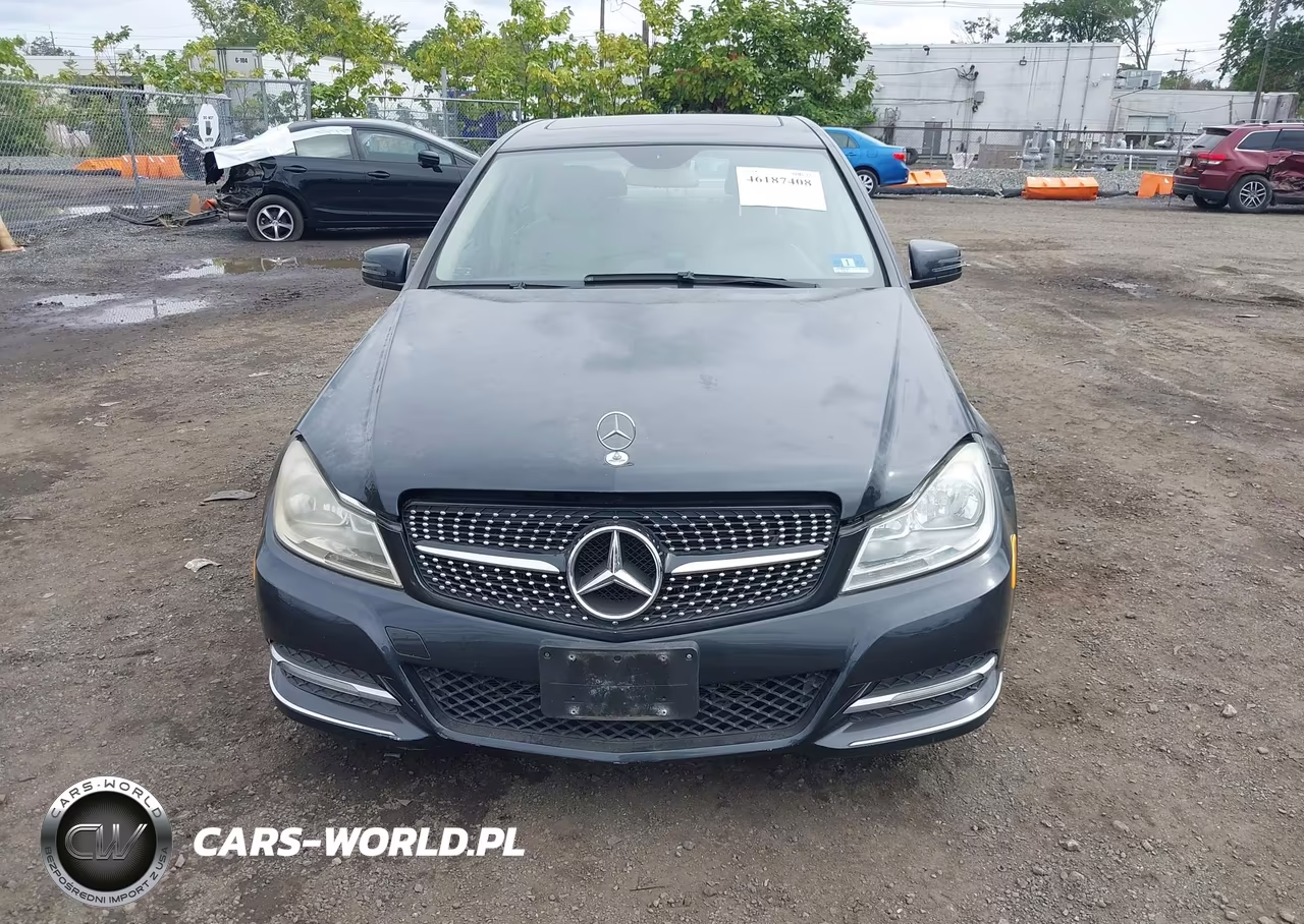2012 Mercedes-Benz C-Class C 300 Luxury VIN:WDDGF8BB0CA673837 - 6