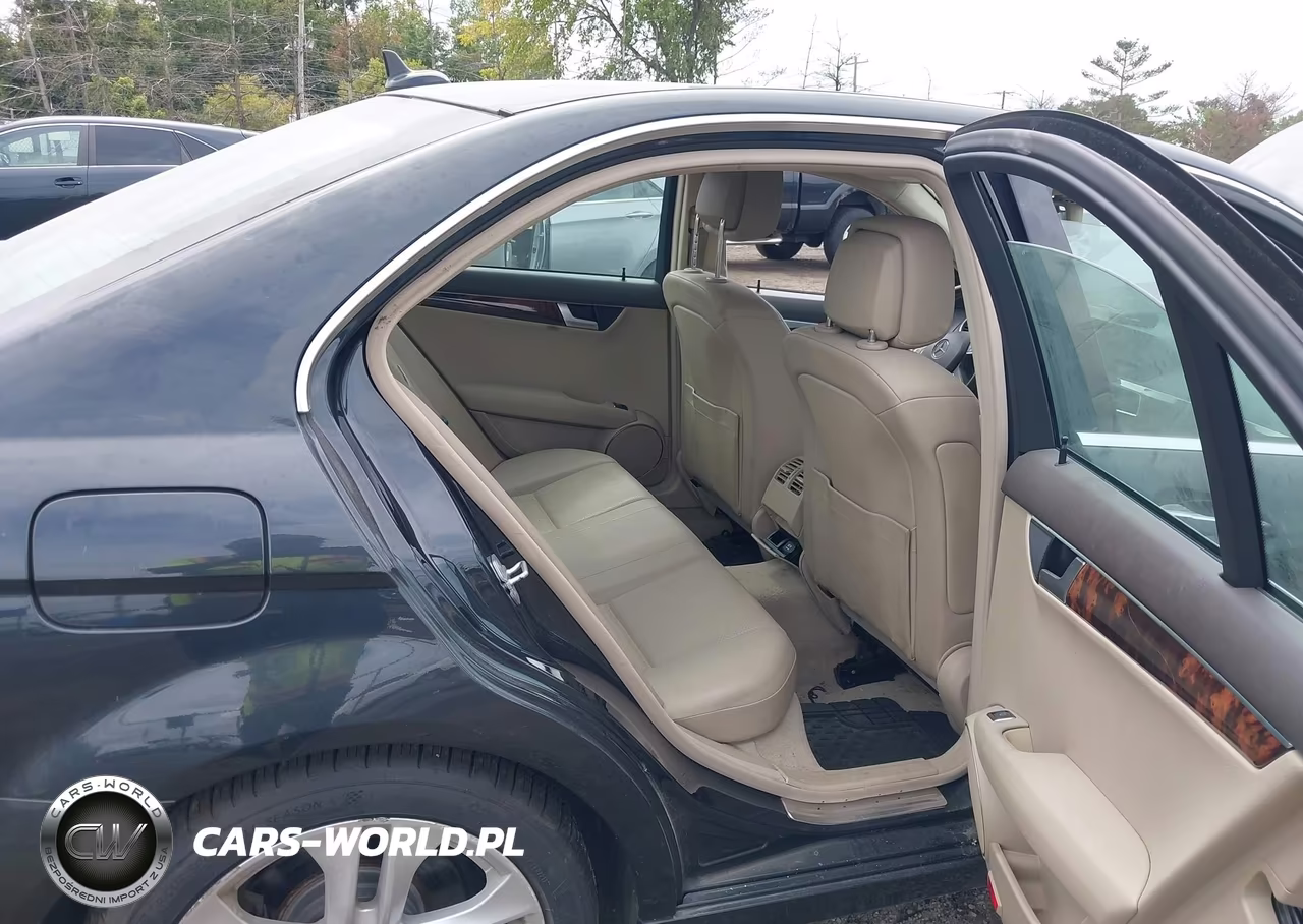 2012 Mercedes-Benz C-Class C 300 Luxury VIN:WDDGF8BB0CA673837 - 8