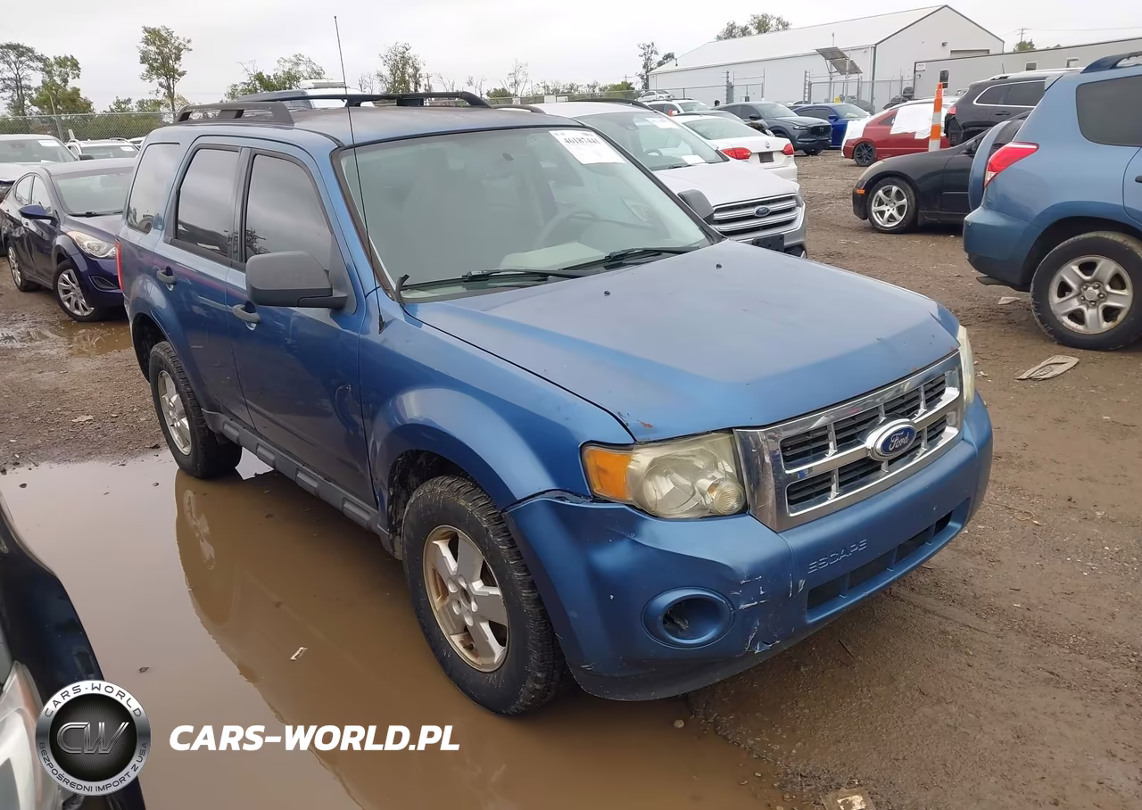 2010 Ford Escape Xls VIN:1FMCU0C74AKC44861 - 1